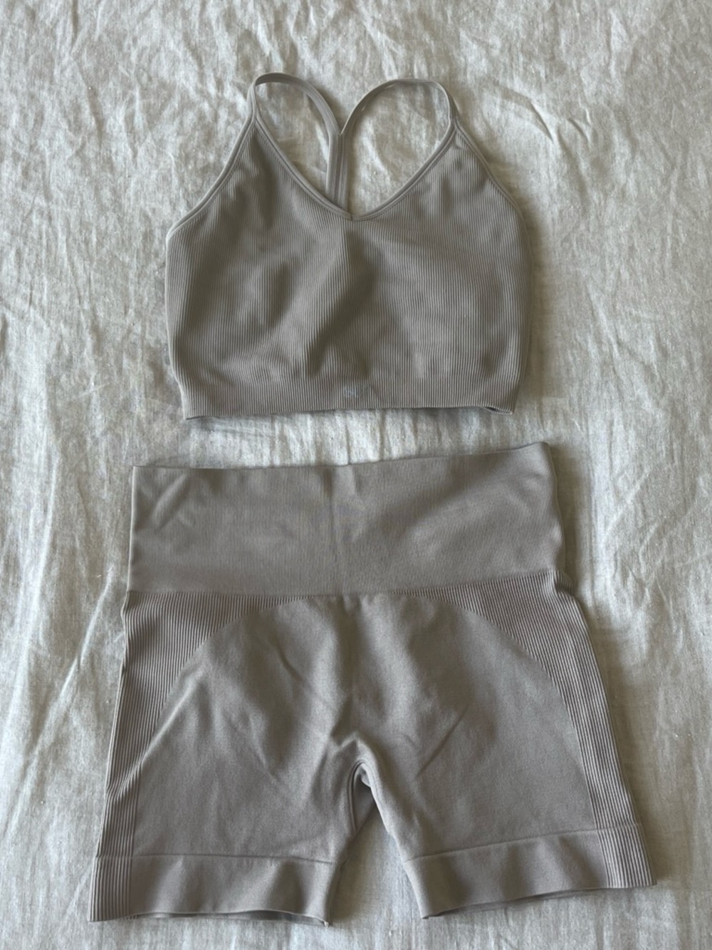 SET Active Light Taupe Seamless Sculptflex Halter & Bike Shorts. Medium.